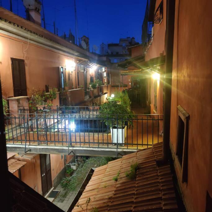 Julia Nel Cuore Di Trastevere Рим Екстериор снимка