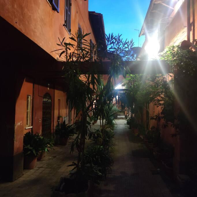 Julia Nel Cuore Di Trastevere Рим Екстериор снимка